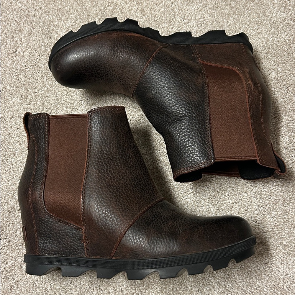 SOREL Joan of Arctic II Wedge Chelsea Lug Sole Boots, Burro Brown, Size 9.5 - Picture 5 of 12